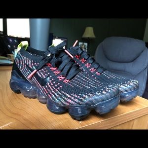 Nike Air VaporMax FlyKnit 3 - size 5 - black multi